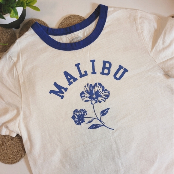 Old Navy Tops - Old navy Malibu flower graphic everywhere tee size small